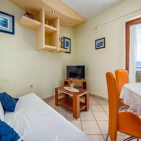 In With Sea View & Pool 아파트