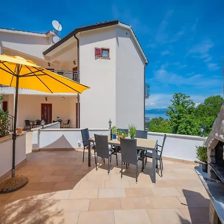 In With Sea View & Pool *