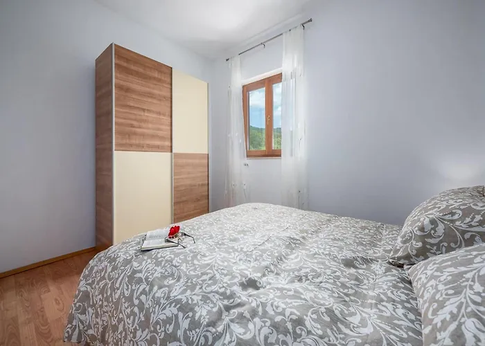 아파트 In With Sea View & Pool Drenje (Istria)