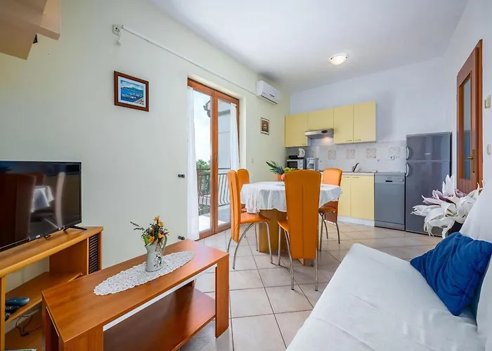 Apartman In With Sea View & Pool Drenje