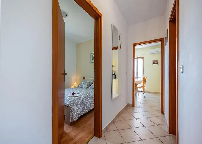 In With Sea View & Pool