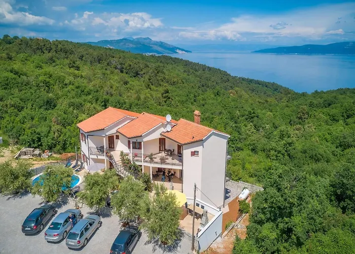Apartman In With Sea View & Pool Drenje