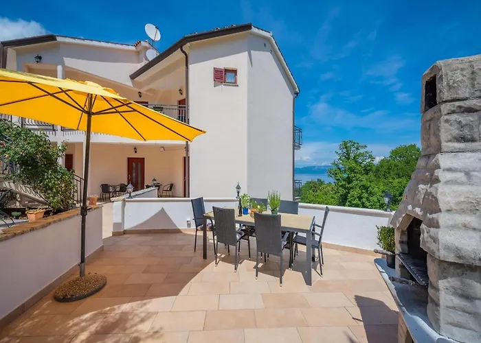 In With Sea View & Pool *